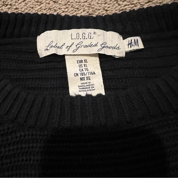 H&M Crewneck Sweater - Picture 2 of 2